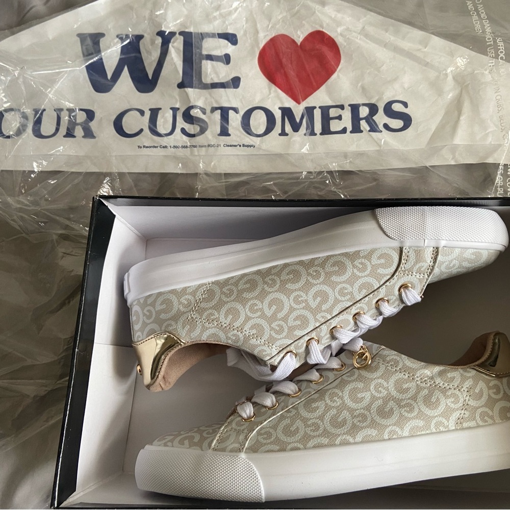 Women's sneakers